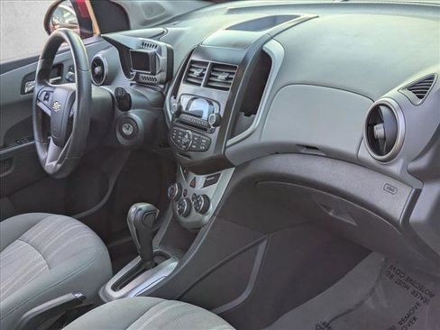 Used 2014 Chevrolet Sonic LT image 20