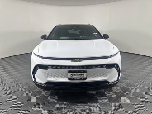 New 2026 Chevrolet Equinox EV LT image 8