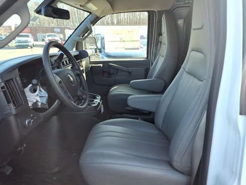 New 2025 Chevrolet Express 2500 w/ Driver Convenience Package image 9