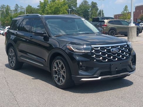 Certified 2025 Ford Explorer Platinum w/ Ultimate Package AWD/4WD image 2