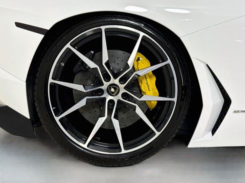 Used 2017 Lamborghini Aventador LP 700-4 AWD/4WD image 37
