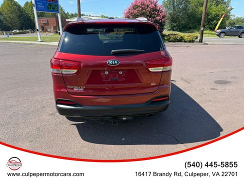 Used 2018 Kia Sorento FWD image 4