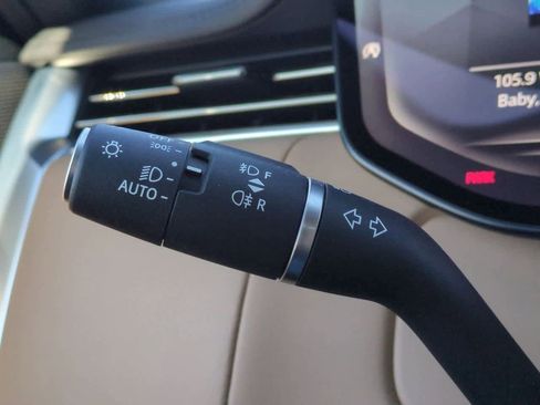 Used 2025 Land Rover Range Rover SE image 27