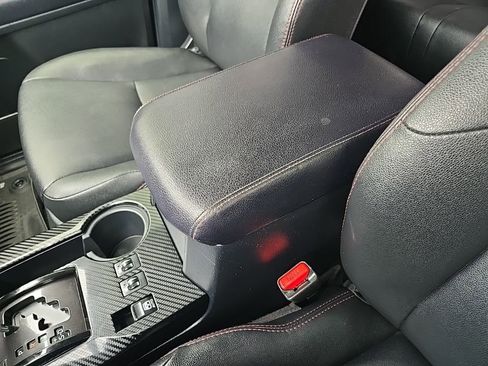Used 2020 Toyota 4Runner TRD Off-Road Premium w/ Moonroof Package AWD/4WD image 60