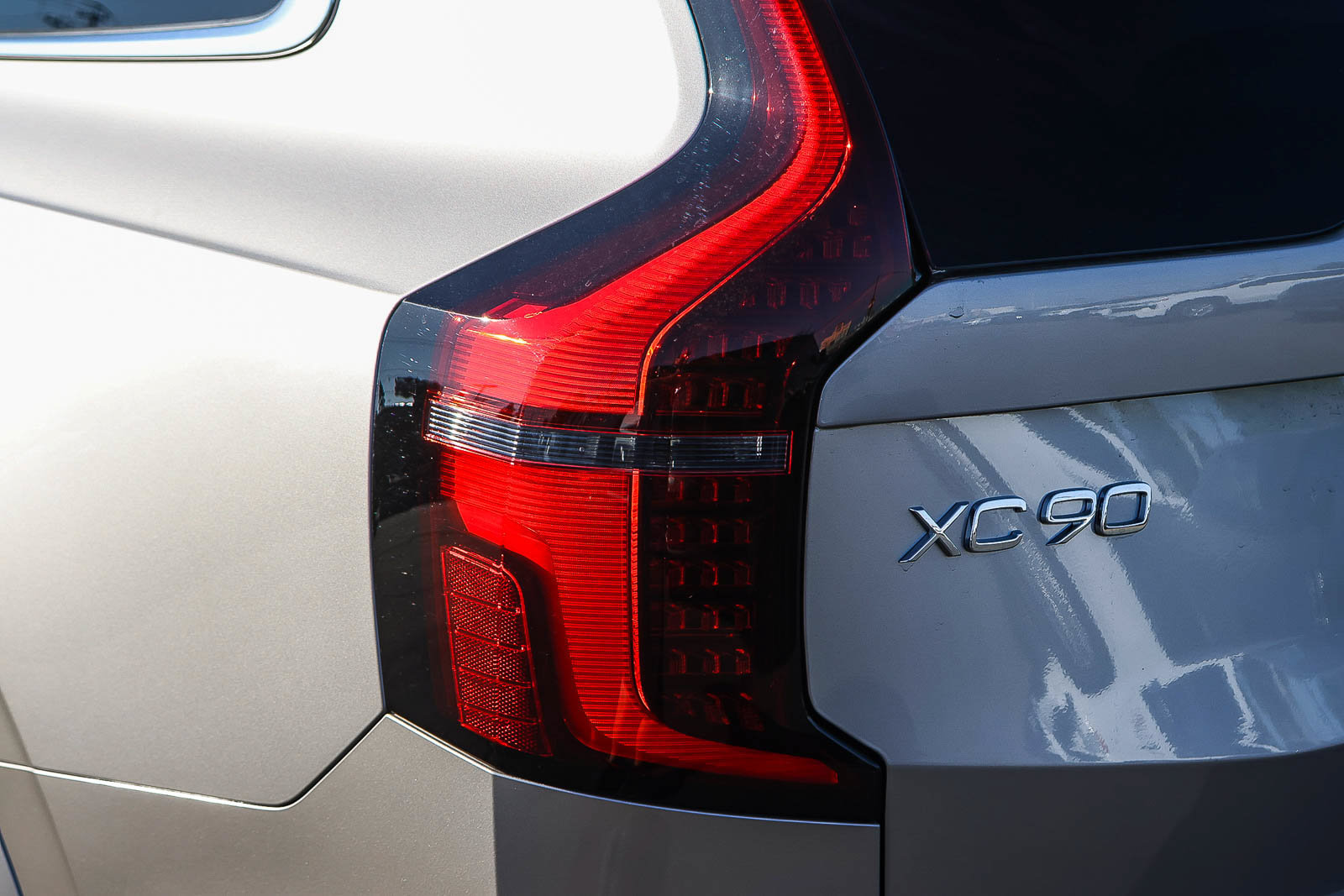 New 2026 Volvo XC90 T8 Plus w/ Protection Package Premier AWD/4WD image 10