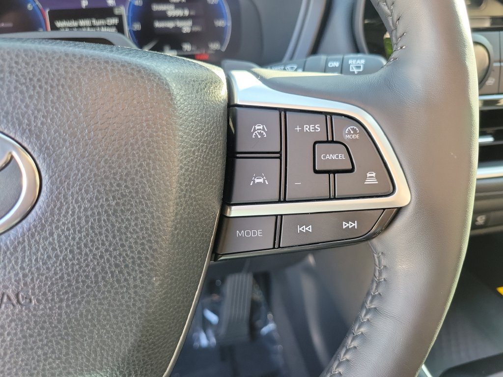 Used 2024 Toyota Grand Highlander AWD image 30