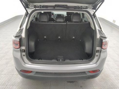 Used 2019 Jeep Compass Latitude FWD image 29