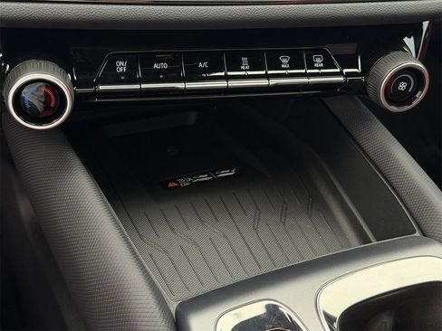 New 2026 Chevrolet Equinox EV RS image 17