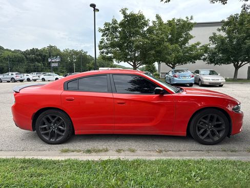 Used 2021 Dodge Charger SXT w/ Blacktop Package RWD image 4