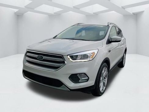 Used 2019 Ford Escape Titanium image 9
