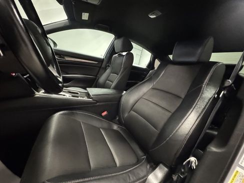Used 2019 Honda Accord Sport image 16