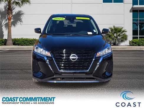 Used 2025 Nissan Kicks Play S image 2