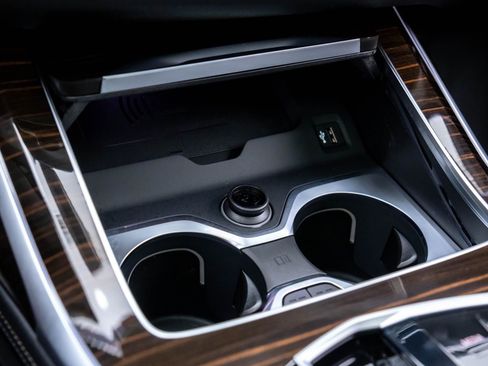 Certified 2025 BMW X7 xDrive40i w/ Executive Package image 22