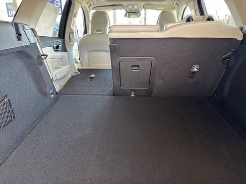 New 2026 Volvo XC60 B5 Ultra w/ Protection Package Premier image 14