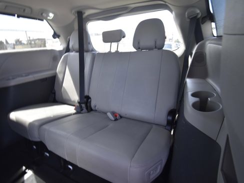 Used 2014 Toyota Sienna Limited w/ Limited Premium Package image 20