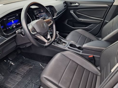 Used 2022 Volkswagen Jetta SE image 10