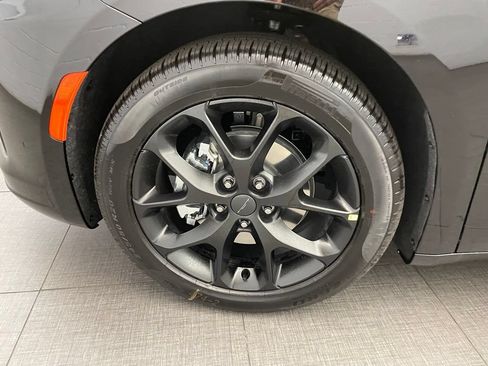 New 2027 Chrysler Pacifica Limited w/ S Appearance Package FWD image 8