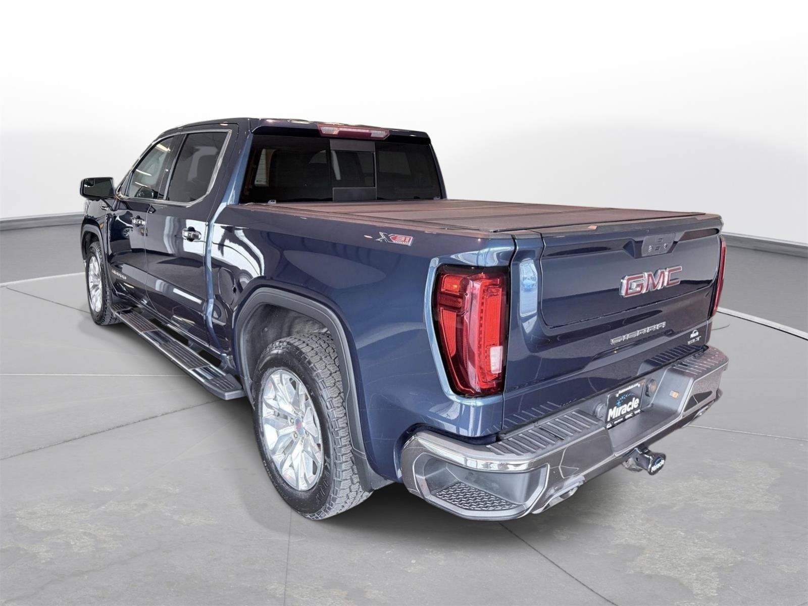 Used 2021 GMC Sierra 1500 SLT w/ SLT Premium Package AWD/4WD image 4