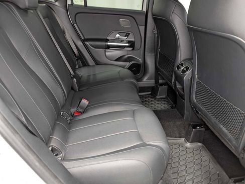 Certified 2025 Mercedes-Benz GLA 250 4MATIC image 37