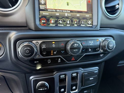 Used 2018 Jeep Wrangler Rubicon image 16