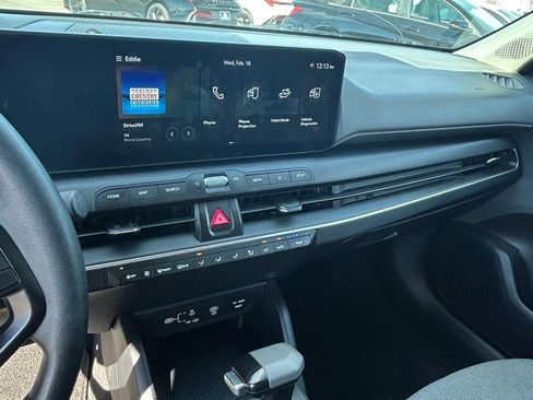 Used 2025 Kia K4 LXS image 13
