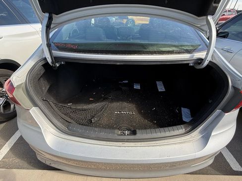 Used 2018 Hyundai Elantra SEL FWD image 11