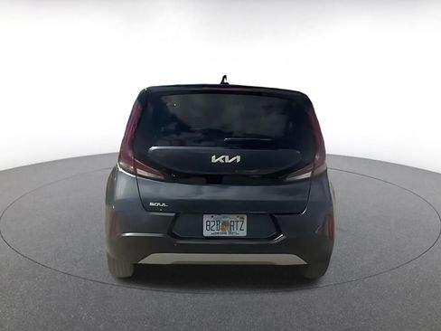 Used 2025 Kia Soul LX w/ LX Technology Package FWD image 10