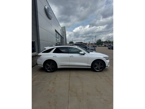 Used 2022 Genesis GV70 3.5T Sport w/ Sport Prestige Package AWD/4WD image 3