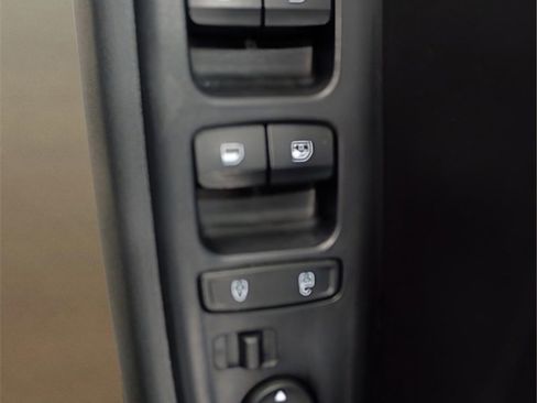 Used 2024 Hyundai Venue SEL image 9