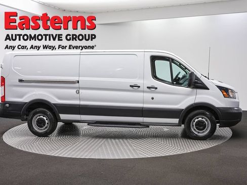 Used 2018 Ford Transit 250 148 Low Roof RWD image 4