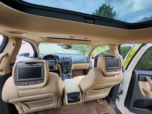Used 2012 GMC Acadia Denali image 8