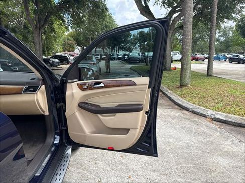 Used 2017 Mercedes-Benz GLS 450 4MATIC w/ Premium Package image 21