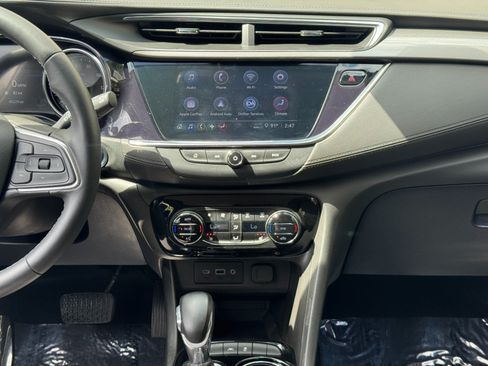 Used 2022 Buick Encore GX Select w/ Sport Touring Package FWD image 22