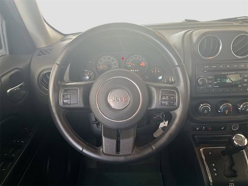 Used 2017 Jeep Patriot Latitude image 10