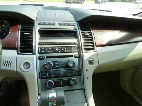 Used 2010 Ford Taurus SEL AWD/4WD image 13