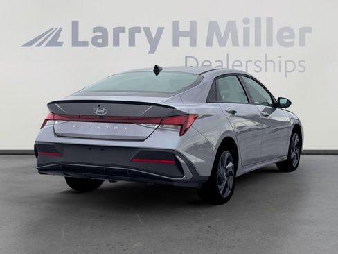 New 2026 Hyundai Elantra Sport image 7