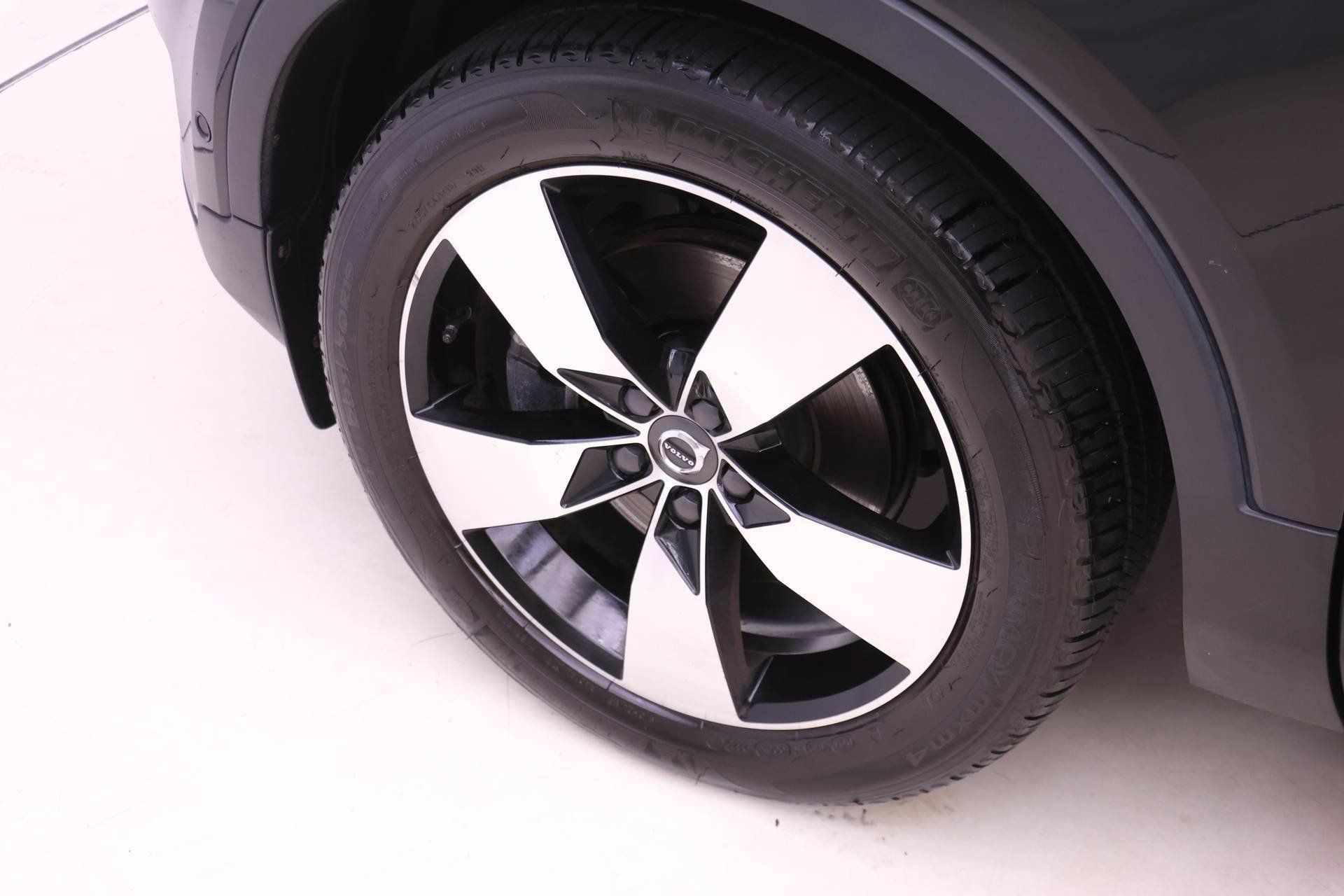 Used 2019 Volvo XC40 T5 Momentum AWD/4WD image 22