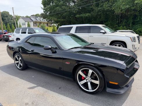 Used 2013 Dodge Challenger SRT8 w/ Harman Kardon Audio Group RWD image 4