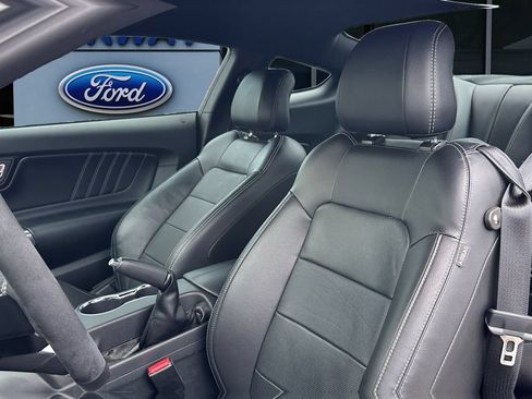 Used 2017 Ford Mustang GT Premium w/ GT Performance Package RWD image 11