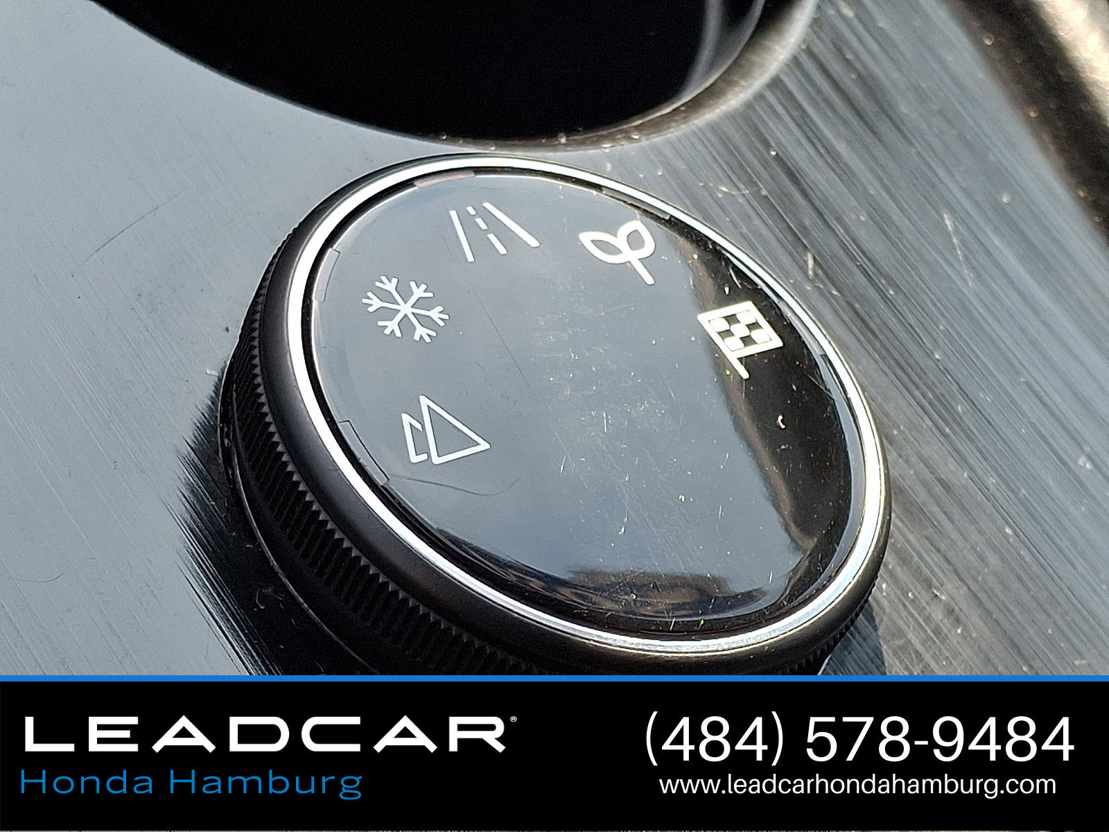 Used 2024 Nissan Rogue S AWD/4WD image 25