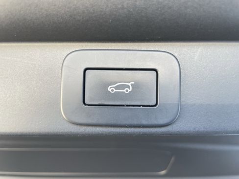 Used 2023 Land Rover Range Rover SE image 38