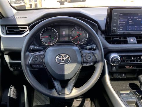 Used 2021 Toyota RAV4 XLE w/ Convenience Package image 5