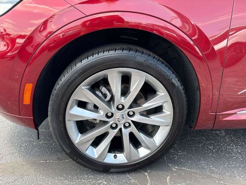Used 2023 Buick Envision Avenir AWD/4WD image 10