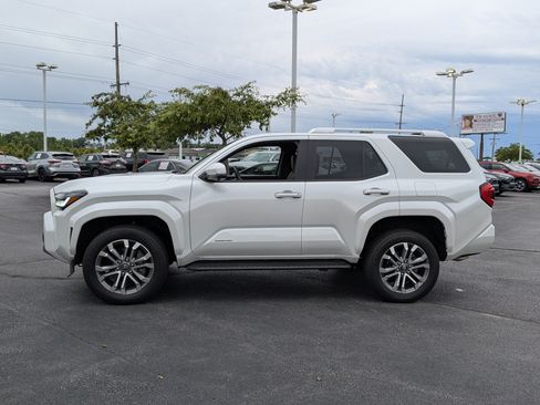 Certified 2025 Toyota 4Runner Limited AWD/4WD image 5