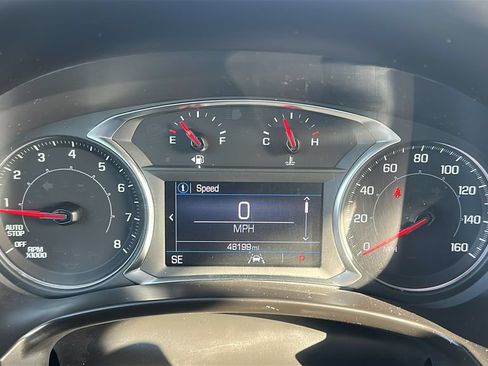 Used 2024 GMC Terrain SLE FWD image 2