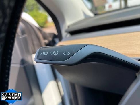 Used 2022 Tesla Model Y Performance AWD/4WD image 15