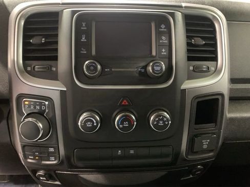 Used 2022 RAM 1500 Classic SLT image 10