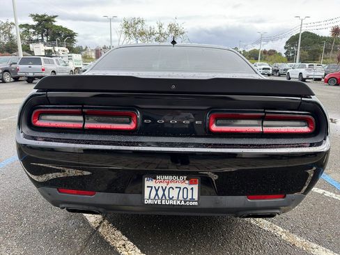 Used 2017 Dodge Challenger R/T Scat Pack w/ Leather Interior Group image 6