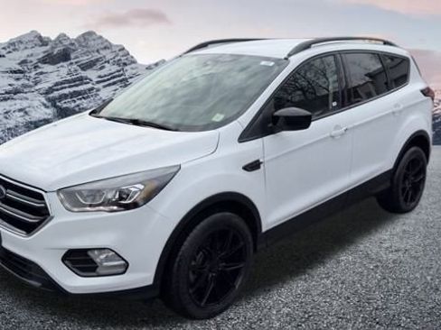 Certified 2019 Ford Escape SE image 1