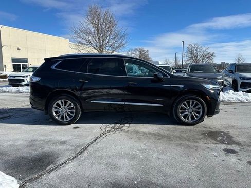 Used 2023 Buick Enclave Avenir w/ Avenir Technology Package image 9